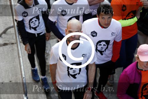 Amsterdam 25 april 2017
Huis Igone de JonghJohan Cruijff run van 14 km vanuit Olympisch stadon naar Arena. Johan Cruijff zou vandaag 70 geworden zijn. oa Estelle Cruijff Johnny Heitinga Sjaak Swart Erben Wennemars deden mee