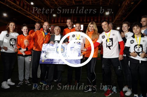 Amsterdam 25 april 2017
Huis Igone de JonghJohan Cruijff run van 14 km vanuit Olympisch stadon naar Arena. Johan Cruijff zou vandaag 70 geworden zijn. oa Estelle Cruijff Johnny Heitinga Sjaak Swart Erben Wennemars deden mee