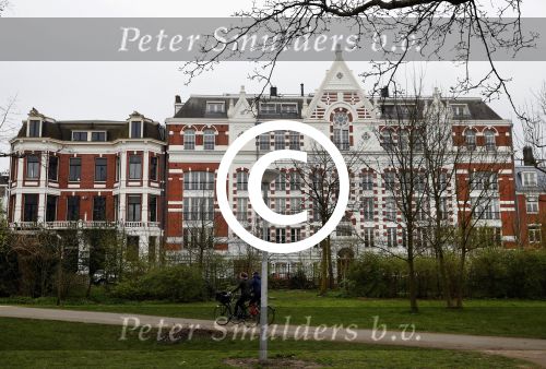 Amsterdam 1 april 2017 
Estelle Cruijff gaat in appartement an het vondelpark wonen.