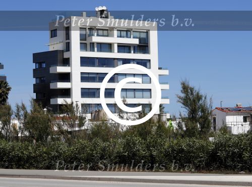 Ibiza 1 mei 2017
Estelle Cruijff heeft haar appartement dat gelegen is onder het appartement van Ruud Gullit te koop gezet.