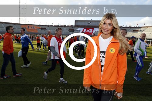 Amsterdam 25 april 2017
Huis Igone de JonghJohan Cruijff run van 14 km vanuit Olympisch stadon naar Arena. Johan Cruijff zou vandaag 70 geworden zijn. oa Estelle Cruijff Johnny Heitinga Sjaak Swart Erben Wennemars deden mee