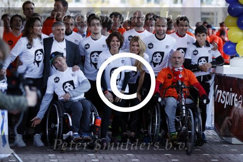 Amsterdam 25 april 2017
Huis Igone de JonghJohan Cruijff run van 14 km vanuit Olympisch stadon naar Arena. Johan Cruijff zou vandaag 70 geworden zijn. oa Estelle Cruijff Johnny Heitinga Sjaak Swart Erben Wennemars deden mee