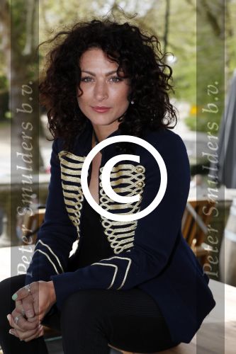 Amsterdam 13 april 2017 
Castpresentatie Huisvrouwen Bestaan Niet in vondel CS in het vondelpark. Eva v d Wijdeven