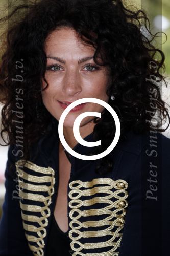 Amsterdam 13 april 2017 
Castpresentatie Huisvrouwen Bestaan Niet in vondel CS in het vondelpark. Eva v d Wijdeven