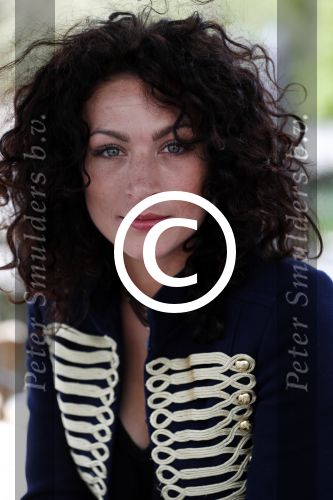 Amsterdam 13 april 2017 
Castpresentatie Huisvrouwen Bestaan Niet in vondel CS in het vondelpark. Eva v d Wijdeven
