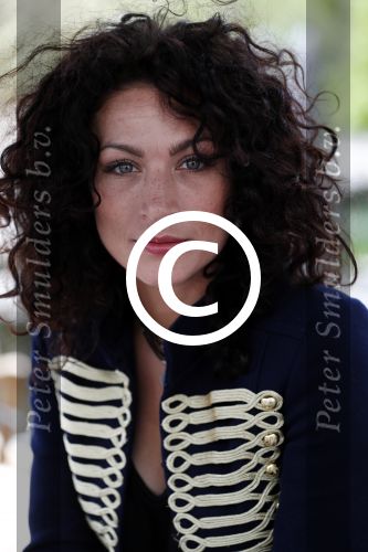Amsterdam 13 april 2017 
Castpresentatie Huisvrouwen Bestaan Niet in vondel CS in het vondelpark. Eva v d Wijdeven