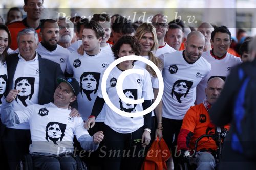 Amsterdam 25 april 2017
Huis Igone de JonghJohan Cruijff run van 14 km vanuit Olympisch stadon naar Arena. Johan Cruijff zou vandaag 70 geworden zijn. oa Estelle Cruijff Johnny Heitinga Sjaak Swart Erben Wennemars deden mee