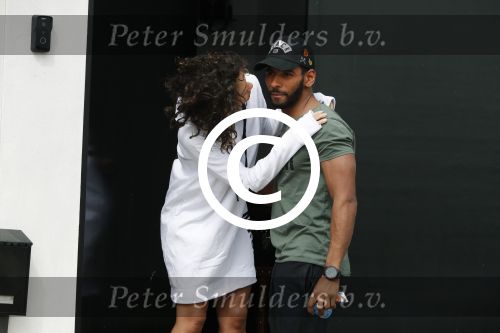 Purmerland 23 april 2017
Fajah Lourens haar nieuwe vriend vertrekt bij haar huis
