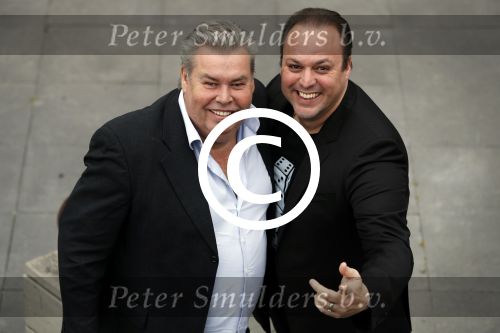 Fijnaart 21 april 2017
O\'g3ne en Frans bauer geven feestje in Fijnaart voor de kinderen van de basisschool de springplank waar ze op gezeten hebben. Mariska Frans Jr Christiaan Lucas en Jan alsmede de vader en moeder van de meiden van O\'g3ne zijn ook aanwezig. Benno de Leeuw