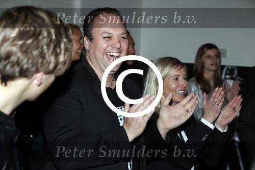 Fijnaart 21 april 2017
O\'g3ne en Frans bauer geven feestje in Fijnaart voor de kinderen van de basisschool de springplank waar ze op gezeten hebben. Mariska Frans Jr Christiaan Lucas en Jan alsmede de vader en moeder van de meiden van O\'g3ne zijn ook aanwezig.