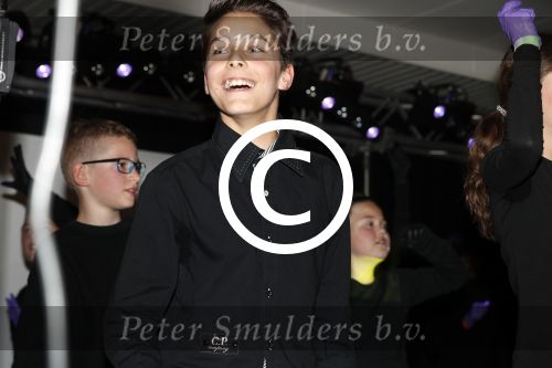 Fijnaart 21 april 2017
O\'g3ne en Frans bauer geven feestje in Fijnaart voor de kinderen van de basisschool de springplank waar ze op gezeten hebben. Mariska Frans Jr Christiaan Lucas en Jan alsmede de vader en moeder van de meiden van O\'g3ne zijn ook aanwezig.
