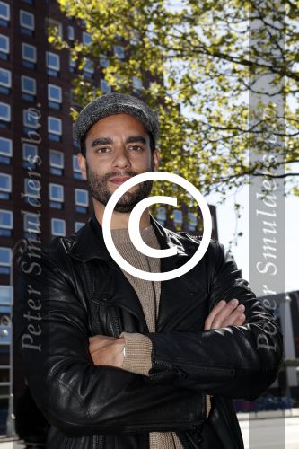 Amsterdam 8 mei 2017
Presentatie L\'Homo met Douwe Bob op de cover. Linda de Mol overhandigt het eerste exemplaar. Freek Bartels