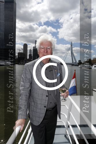 Rotterdam 9 mei 2017
Presentatie cd Joke Bruijs op een boot in Rotterdam. Gerard Cox