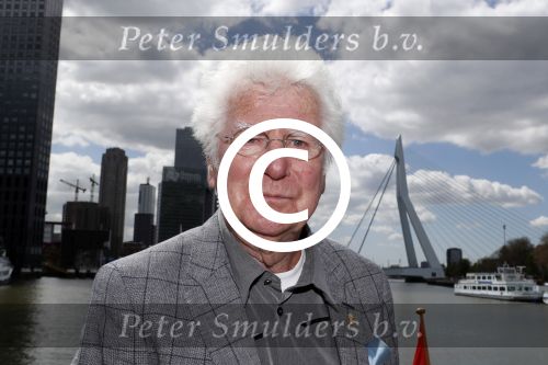 Rotterdam 9 mei 2017
Presentatie cd Joke Bruijs op een boot in Rotterdam. Gerard Cox