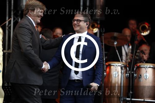 Tilburg 27 april 2017
Koningsdag in Tilburg. 
Guus Meeuwis en Koning Willem Alexander