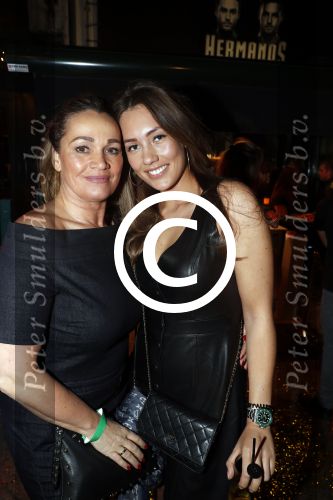 Amsterdam 1 april 2017
Dave en Donny Roelvink open Club Hermanos op het Leidse plein.
Papa Dries Honoria mama Lucienne en de vriendinnen  Amije ( Donny)  en Julia (Dave) waren erbij.