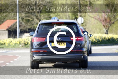 Amsterdam 8 april 2017 
Humberto Tan en Ineke beider auto\'s staan op de oprit van hun huis.