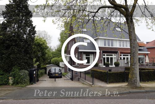 Amsterdam 7 mei 2017
Bij het huis van Humberto tan hangen beveiligings camera\'s