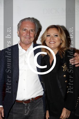 Amsterdam 13 april 2017 
Presentatie boek Dick Maas in de smet studios. Tatjana en Huub Stapel ontvangen het eerste exemplaar.