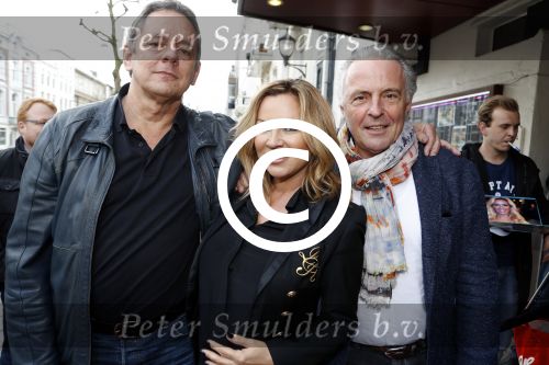 Amsterdam 13 april 2017 
Presentatie boek Dick Maas in de smet studios. Tatjana en Huub Stapel ontvangen het eerste exemplaar.