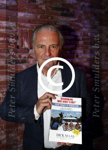 Amsterdam 13 april 2017 
Presentatie boek Dick Maas in de smet studios. Tatjana en Huub Stapel ontvangen het eerste exemplaar.