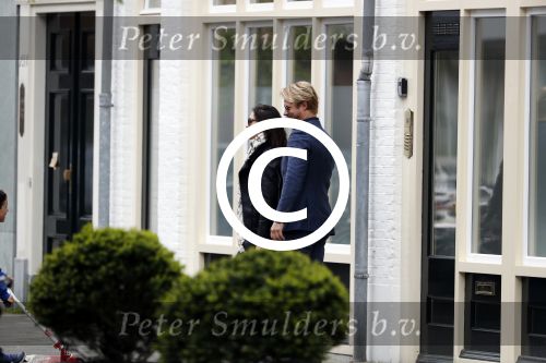 Amsterdam Uitdam 23 april 2017
Thijs Romer en zijn vriendin Igone de Jongh ( en haar zoontje) gaan naar het huis van Katja Schuurman om de verjaardag van Semmie te vieren
