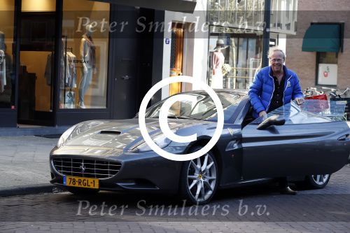 Amsterdam 24 maart 2017  
Jack Spijkwerman toert met zijn zoon door amsterdam zuid  met een ferrari