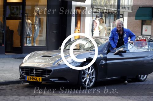 Amsterdam 24 maart 2017  
Jack Spijkwerman toert met zijn zoon door amsterdam zuid  met een ferrari