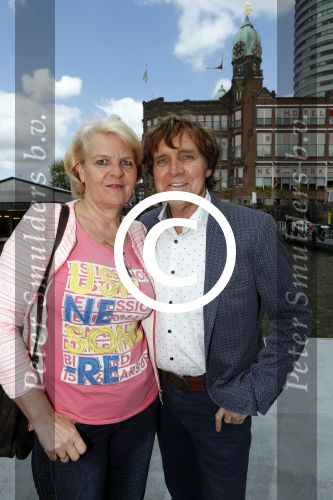 Rotterdam 9 mei 2017
Presentatie cd Joke Bruijs op een boot in Rotterdam. Jacques Herb met vrouw Diny