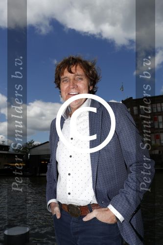 Rotterdam 9 mei 2017
Presentatie cd Joke Bruijs op een boot in Rotterdam. Jacques Herb met vrouw Diny