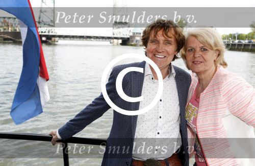 Rotterdam 9 mei 2017
Presentatie cd Joke Bruijs op een boot in Rotterdam. Jacques Herb met vrouw Diny