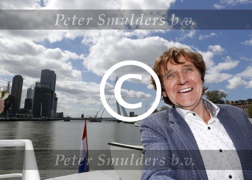 Rotterdam 9 mei 2017
Presentatie cd Joke Bruijs op een boot in Rotterdam. Jacques Herb
