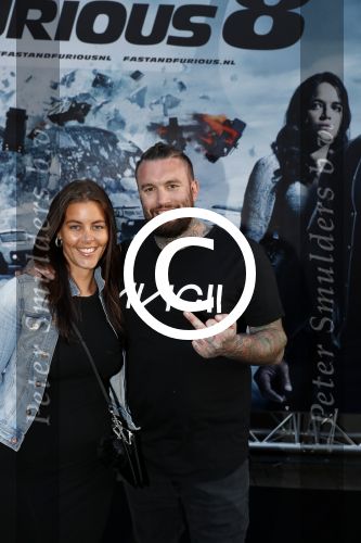 Amsterdam 11 april 2017
Premiere the fast and the furious 8 in pathe arena. jamie Saunders met vriendin