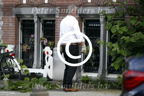 Amsterdam 11 mei 2017 
Jeroen Krabbe als tuinman voor zijn huis
