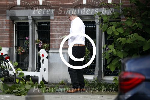 Amsterdam 11 mei 2017 
Jeroen Krabbe als tuinman voor zijn huis