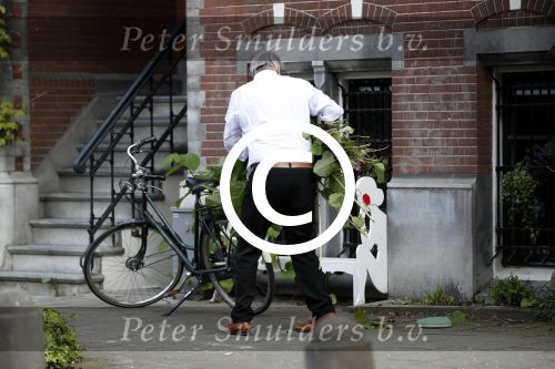 Amsterdam 11 mei 2017 
Jeroen Krabbe als tuinman voor zijn huis