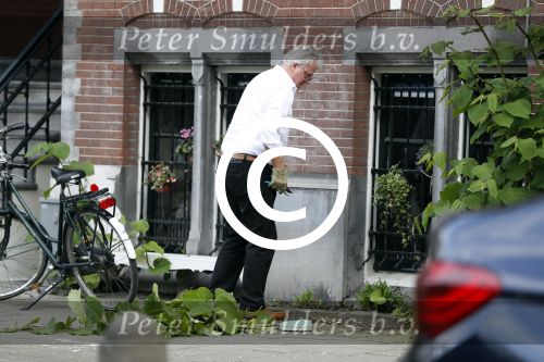 Amsterdam 11 mei 2017 
Jeroen Krabbe als tuinman voor zijn huis
