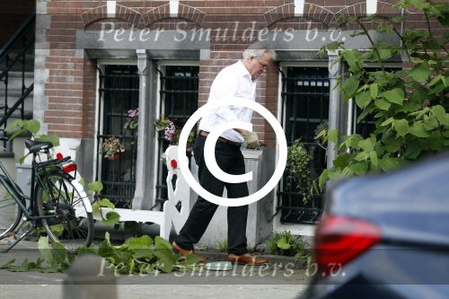 Amsterdam 11 mei 2017 
Jeroen Krabbe als tuinman voor zijn huis