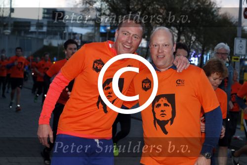 Amsterdam 25 april 2017
Huis Igone de JonghJohan Cruijff run van 14 km vanuit Olympisch stadon naar Arena. Johan Cruijff zou vandaag 70 geworden zijn. oa Estelle Cruijff Johnny Heitinga Sjaak Swart Erben Wennemars deden mee. Jerry Schuiten met een kennis