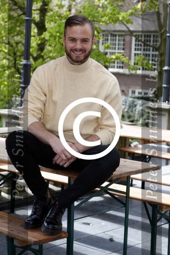 Amsterdam 13 april 2017 
Castpresentatie Huisvrouwen Bestaan Niet in vondel CS in het vondelpark. Jim bakkum