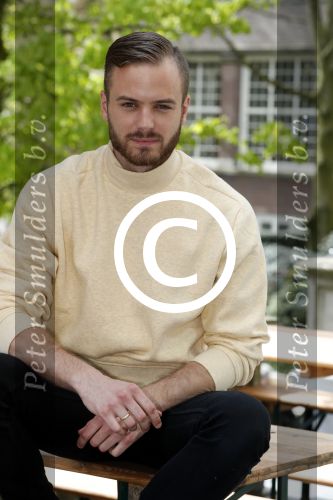 Amsterdam 13 april 2017 
Castpresentatie Huisvrouwen Bestaan Niet in vondel CS in het vondelpark. Jim bakkum