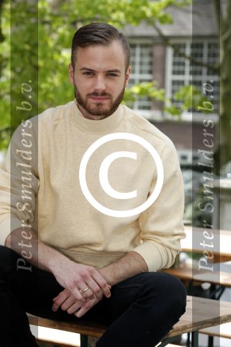 Amsterdam 13 april 2017 
Castpresentatie Huisvrouwen Bestaan Niet in vondel CS in het vondelpark. Jim bakkum