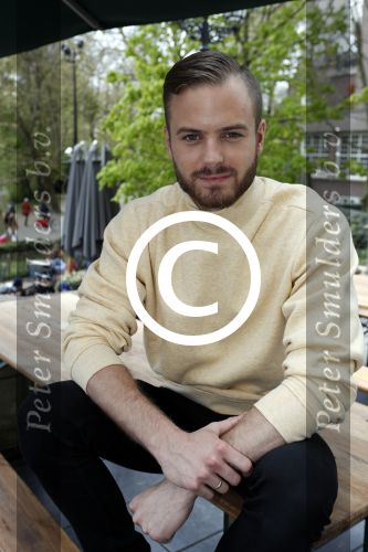 Amsterdam 13 april 2017 
Castpresentatie Huisvrouwen Bestaan Niet in vondel CS in het vondelpark. Jim bakkum
