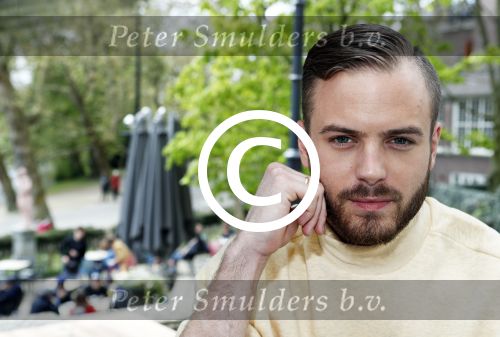 Amsterdam 13 april 2017 
Castpresentatie Huisvrouwen Bestaan Niet in vondel CS in het vondelpark. Jim bakkum