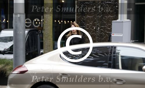 Amsterdam 19 april 2017
Waylon op bezoek bij Joelle Witschge met zijn gouden porsche panamera