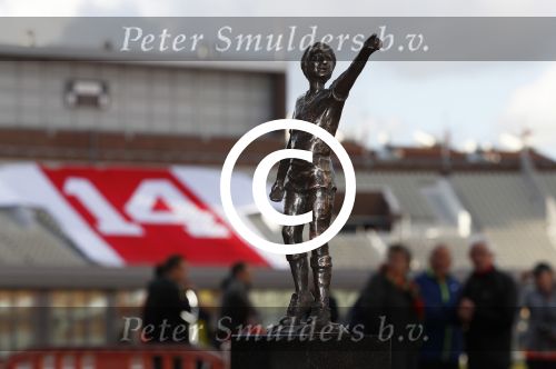 Amsterdam 25 april 2017
Huis Igone de JonghJohan Cruijff run van 14 km vanuit Olympisch stadon naar Arena. Johan Cruijff zou vandaag 70 geworden zijn. oa Estelle Cruijff Johnny Heitinga Sjaak Swart Erben Wennemars deden mee. Johan Cruijff beeldje
