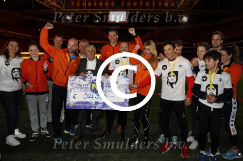 Amsterdam 25 april 2017
Huis Igone de JonghJohan Cruijff run van 14 km vanuit Olympisch stadon naar Arena. Johan Cruijff zou vandaag 70 geworden zijn. oa Estelle Cruijff Johnny Heitinga Sjaak Swart Erben Wennemars deden mee