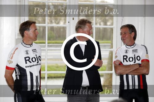 Nijkerk 14 april 2017
Presentatie sterren wielrennersteam  van jeroen Mantel. Johan v d Velde en Eric Breukink