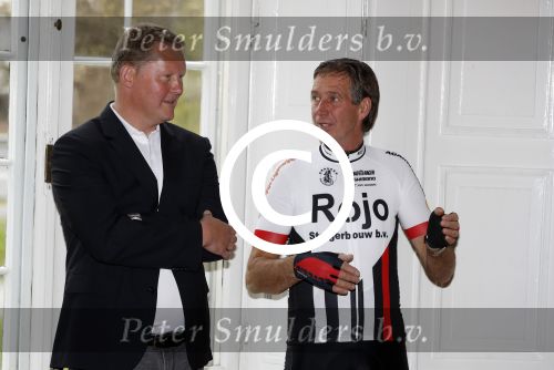 Nijkerk 14 april 2017
Presentatie sterren wielrennersteam  van jeroen Mantel. Johan v d Velde en Eric Breukink