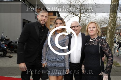 Amsterdam 6 april 2016
Gala Johnny Heitinga tbs alpe du6. Johnny met zijn vrouw Charlotte Sophie en haar ouders